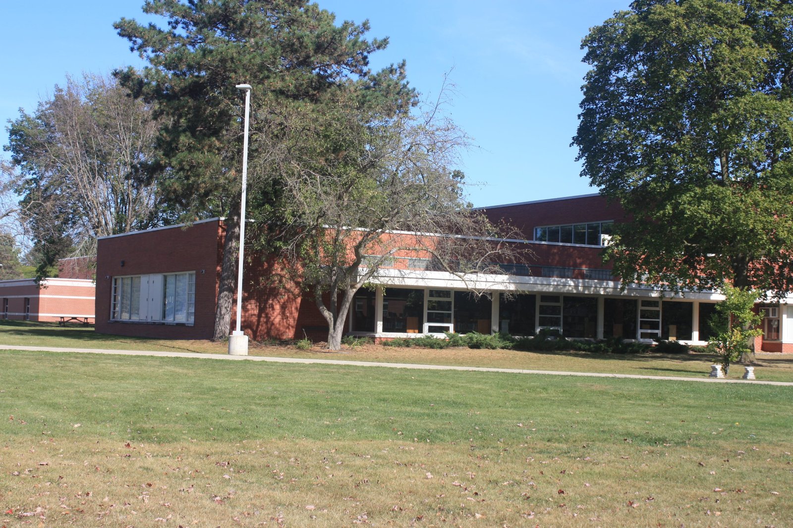 northeast-high-school-mid-century-modern-midland